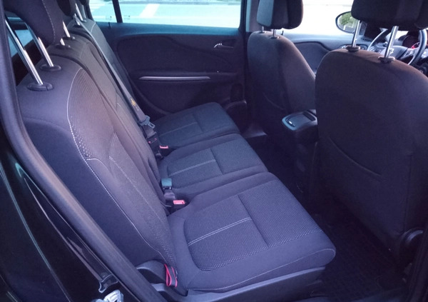 Opel Zafira cena 39500 przebieg: 204000, rok produkcji 2018 z Janowiec Wielkopolski małe 326